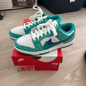 Nike Women’s Dunk Low SE ‘85’